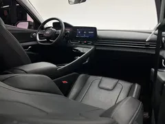 2022 Hyundai Elantra 1.5L CVT LUX Premium — фото 18