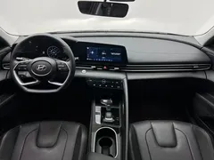 2022 Hyundai Elantra 1.5L CVT LUX Premium — фото 19