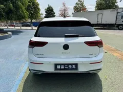 2020 Volkswagen Golf 200TSI DSG, белый — фото 3