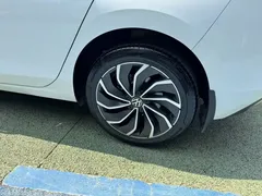 2020 Volkswagen Golf 200TSI DSG, белый — фото 7