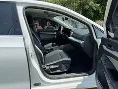 2020 Volkswagen Golf 200TSI DSG, белый — фото 8