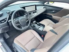 2022 Lexus ES 200, белый — фото 9