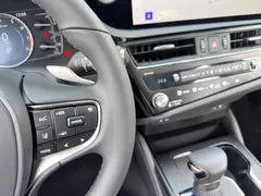 2022 Lexus ES 200, белый — фото 14