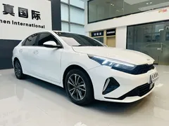 2023 Kia Cerato 1.5L CVT Luxury, белый — фото 3