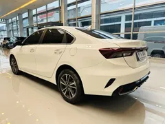 2023 Kia Cerato 1.5L CVT Luxury, белый — фото 7