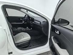 2023 Kia Cerato 1.5L CVT Luxury, белый — фото 10