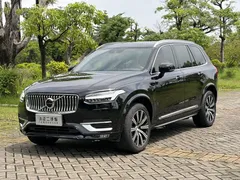2021 Volvo XC90 B6 Luxury 7, чёрный — фото 2
