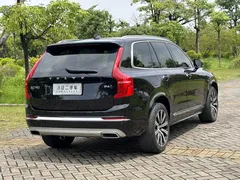 2021 Volvo XC90 B6 Luxury 7, чёрный — фото 5