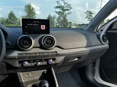 2022 Audi Q2L 35 TFSI, белый — фото 17