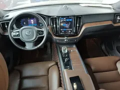 2022 Volvo XC60 B5 4WD Luxury — фото 10