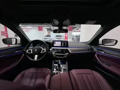 2022 BMW 5 Series 530Li Leading M Sport Package, белый — фото 5