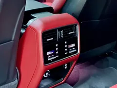 2022 Porsche Cayenne 3.0T Platinum, белый — фото 23