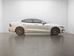 2020 Volvo S60 T4 Luxury, белый — фото 10