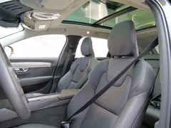 2021 Volvo V90 Cross Country B5 AWD — фото 10