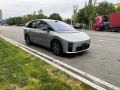 2025 Li Auto i8 — фото 3