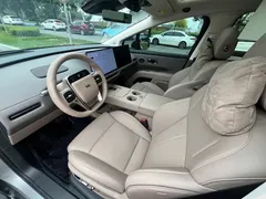 2025 Li Auto i8 — фото 11