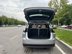 2025 Li Auto i8 — фото 20