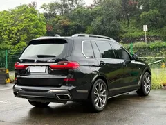2022 BMW X7 xDrive M50i, чёрный — фото 17