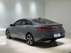 2022 Hyundai Elantra 1.5L CVT LUX Premium — фото 4