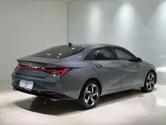 2022 Hyundai Elantra 1.5L CVT LUX Premium — фото 6