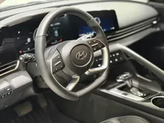 2022 Hyundai Elantra 1.5L CVT LUX Premium — фото 7