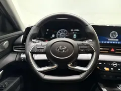 2022 Hyundai Elantra 1.5L CVT LUX Premium — фото 10