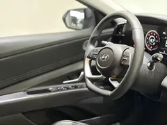 2022 Hyundai Elantra 1.5L CVT LUX Premium — фото 11