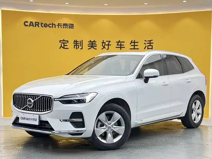 2022 Volvo XC60 4WD Luxury