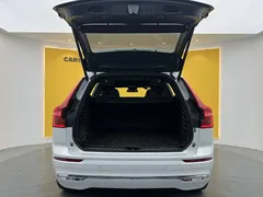2022 Volvo XC60 4WD Luxury, белый — фото 4