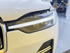 2022 Volvo XC60 4WD Luxury, белый — фото 9