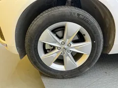 2022 Volvo XC60 4WD Luxury, белый — фото 11