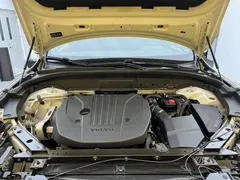 2022 Volvo XC60 4WD Luxury, белый — фото 12