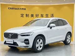 2022 Volvo XC60 4WD Luxury, белый — фото 13