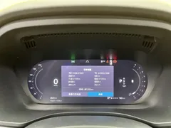 2022 Volvo XC60 4WD Luxury, белый — фото 16