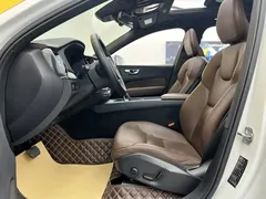 2022 Volvo XC60 4WD Luxury, белый — фото 18