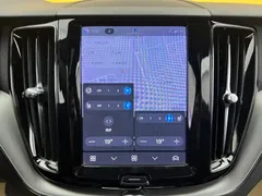 2022 Volvo XC60 4WD Luxury, белый — фото 27
