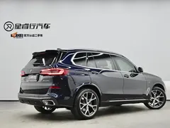 2022 BMW X5 40Li M, чёрный — фото 3