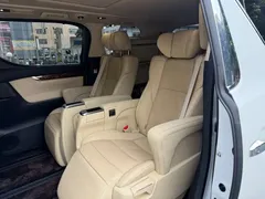 2021 Toyota Alphard Hybrid 2.5L Luxury, белый — фото 12