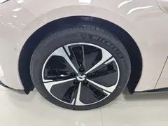 2025 Nio ET5 75kWh, чёрный — фото 23