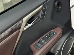 2021 Lexus RX 300 4WD, белый — фото 12