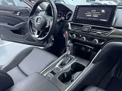 2022 Honda Accord 260TURBO Premium — фото 13