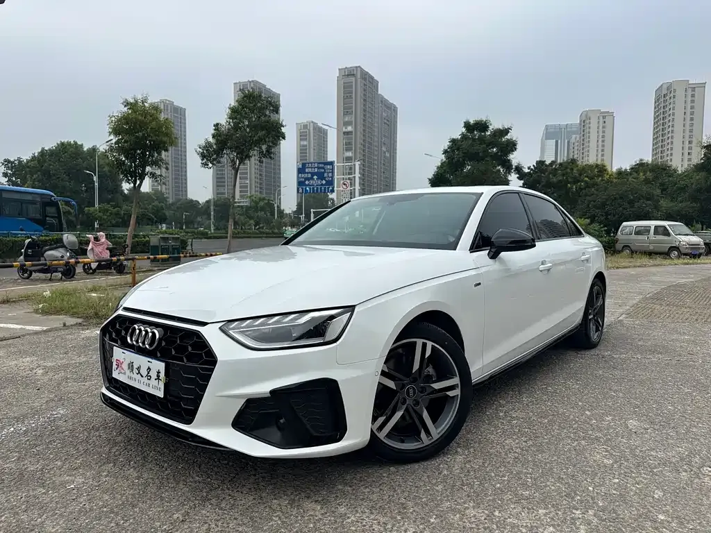 2022 Audi A4L 40 TFSI Luxury Sport