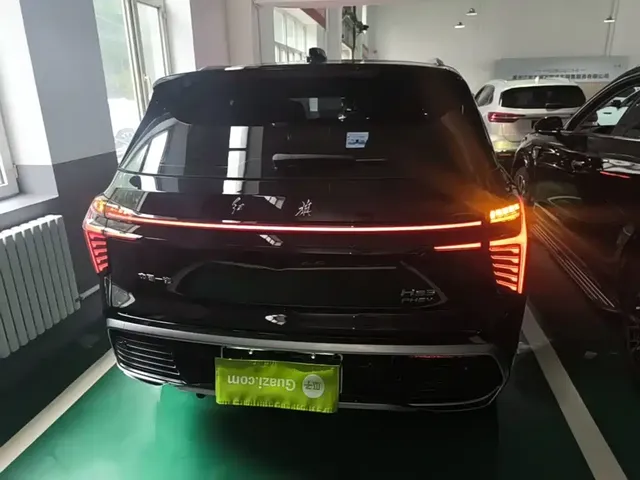 2025 Hongqi HS3 PHEV 125km PLUS 200
