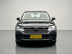 2022 Volkswagen Touareg 3.0TSI, чёрный — фото 2
