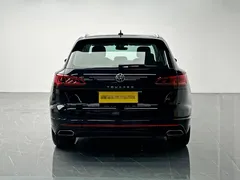 2022 Volkswagen Touareg 3.0TSI, чёрный — фото 5