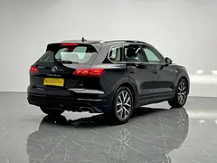 2022 Volkswagen Touareg 3.0TSI, чёрный — фото 6