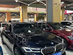 2022 BMW 5 Series 5 525Li M, чёрный — фото 3