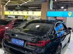 2022 BMW 5 Series 5 525Li M, чёрный — фото 7