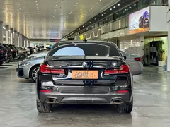 2021 BMW 5 Series 540i Fashion M Sport Package, чёрный — фото 16
