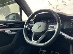 2022 Volkswagen Touareg 3.0TSI — фото 11